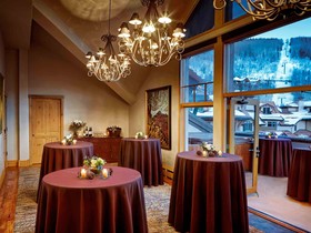 Fairmont Heritage Place, Franz Klammer Lodge