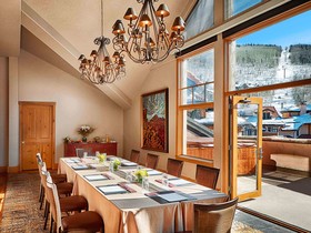 Fairmont Heritage Place, Franz Klammer Lodge