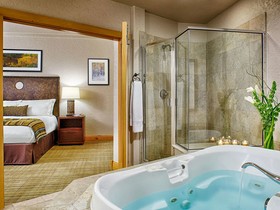 Fairmont Heritage Place, Franz Klammer Lodge