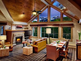 Fairmont Heritage Place, Franz Klammer Lodge