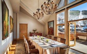 Fairmont Heritage Place, Franz Klammer Lodge