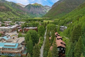 Manitou Riverhouse