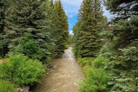 Manitou Riverhouse