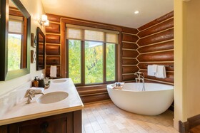 Townhome on the Creek 135 by Avantstay