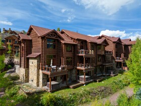 Townhome on the Creek 135 by Avantstay