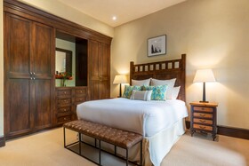 Townhome on the Creek 135 by Avantstay
