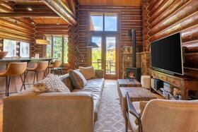 Townhome on the Creek 135 by Avantstay