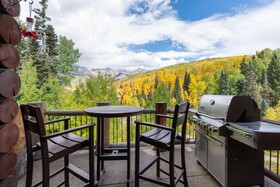 Townhome on the Creek 135 by Avantstay