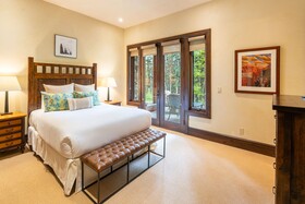 Townhome on the Creek 135 by Avantstay