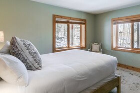 Wapiti Mountain Escape