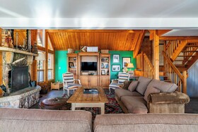 Wapiti Mountain Escape