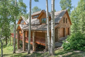 Wapiti Mountain Escape