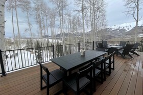 Wapiti Mountain Escape