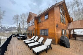 Wapiti Mountain Escape