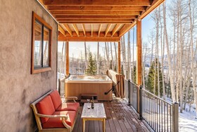Wapiti Mountain Escape