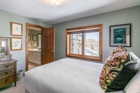 Wapiti Mountain Escape