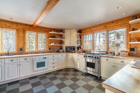 Wapiti Mountain Escape