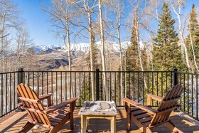 Wapiti Mountain Escape