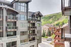 Lion Vail by East West