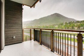 Lion Vail by East West