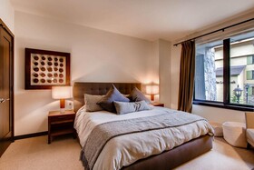 Lion Vail by East West