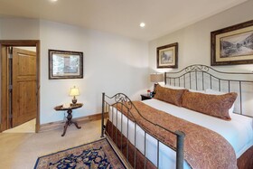 Manor Vail Lodge