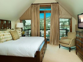 Ritz-Carlton Residences by Legendary Lodging