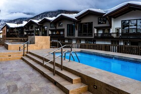 Sitzmark Lodge