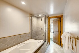 Vail Mountain Lodge & Spa