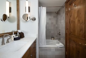Vail Mountain Lodge & Spa