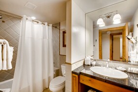 Vail Mountain Lodge & Spa