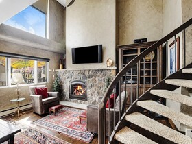 Vantage Point, a Destination Residence