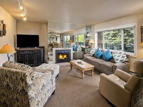 Vantage Point, a Destination Residence
