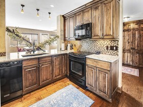 Vantage Point, a Destination Residence