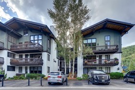 Vorlaufer Condos