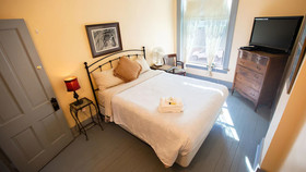Olympia Hostel House