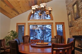 Dreamcatcher South 190 5 Br townhouse by RedAwning