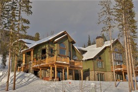 Dreamcatcher South 190 5 Br townhouse by RedAwning
