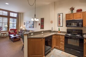 Zephyr Mountain Lodge