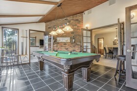 Paradise Cabin