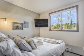 Paradise Cabin