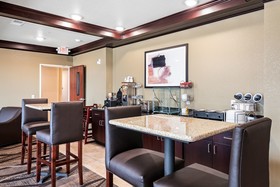 Cobblestone Inn & Suites - Yuma
