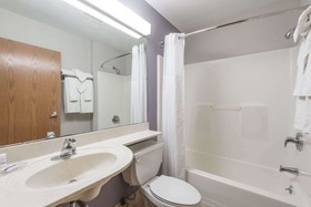 Microtel Inn & Suites by Wyndham Bethel/Danbury