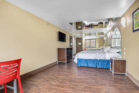 Brooklyn Broadway Hotel