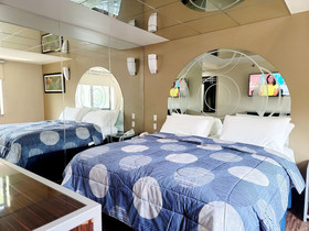 Brooklyn Broadway Hotel