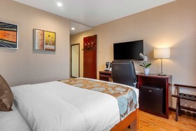 Industry City Hotel an Ascend Hotel Collection Member
