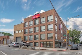 Red Roof PLUS+ Brooklyn - 3rd Ave