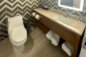 Super 8 by Wyndham Brooklyn Williamsburg
