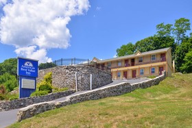 Golden Hill Inn Danbury