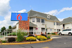 Motel 6 Hartford-Enfield
